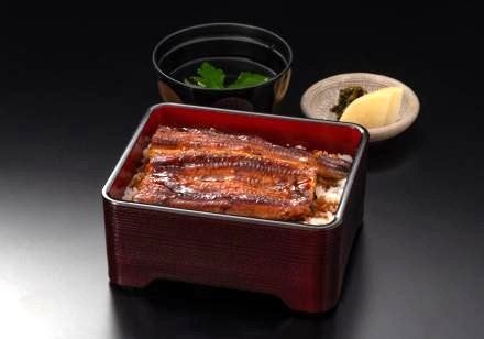 <Web割対象商品>【キングツアーバス旅】水の都・三島「源兵衛川せせらぎ散歩&梅花藻の里」三島うなぎと佐野美術館「岩合光昭写真展」〔府中・調布・狛江発〕2